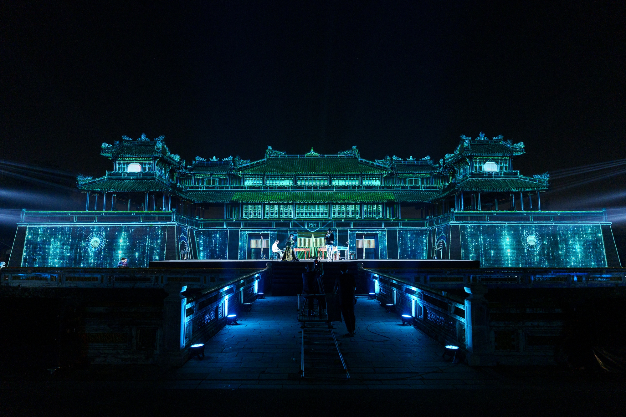 ‘Phổ Đối Lập’ khơi dậy triết lý âm - dương, mở lối cho xu hướng ‘ẩm thực trình diễn’ tại Việt Nam- Ảnh 1.