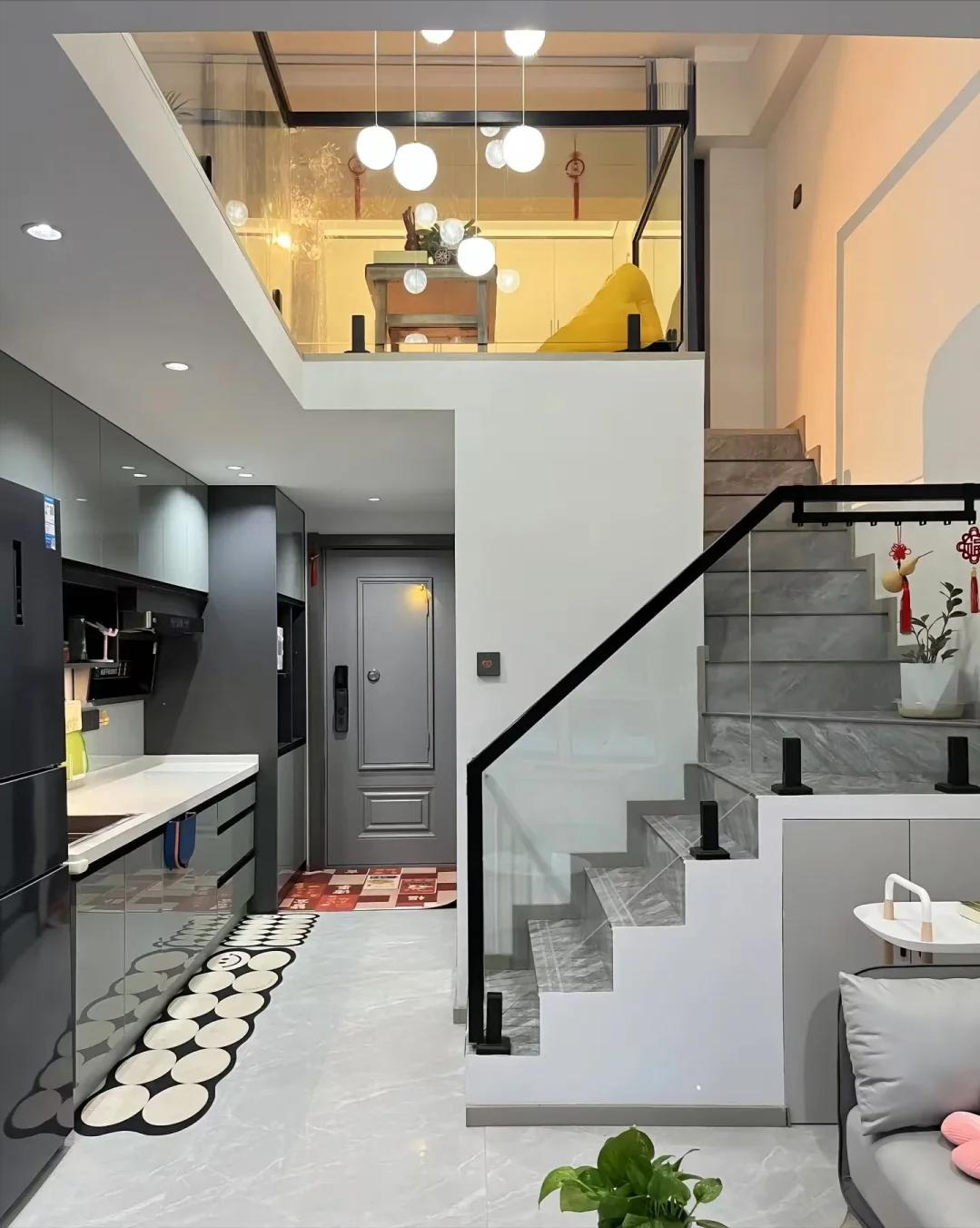 Từng được săn đón vì “hai tầng giá một”, nay căn hộ thông tầng khiến nhiều người vỡ mộng: “Không nhân đôi không gian, chỉ nhân đôi phiền phức”- Ảnh 1. Từng được săn đón vì “hai tầng giá một”, nay căn hộ thông tầng khiến nhiều người vỡ mộng: “Không nhân đôi không gian, chỉ nhân đôi phiền phức”- Ảnh 1.