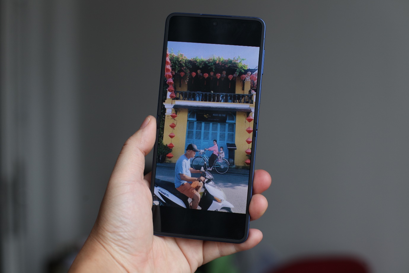 Trải nghiệm AI trên Samsung Galaxy Z Flip7: đáng giá và nhiều bất ngờ - Ảnh 1. Trải nghiệm AI trên Samsung Galaxy Z Flip7: đáng giá và nhiều bất ngờ - Ảnh 1.