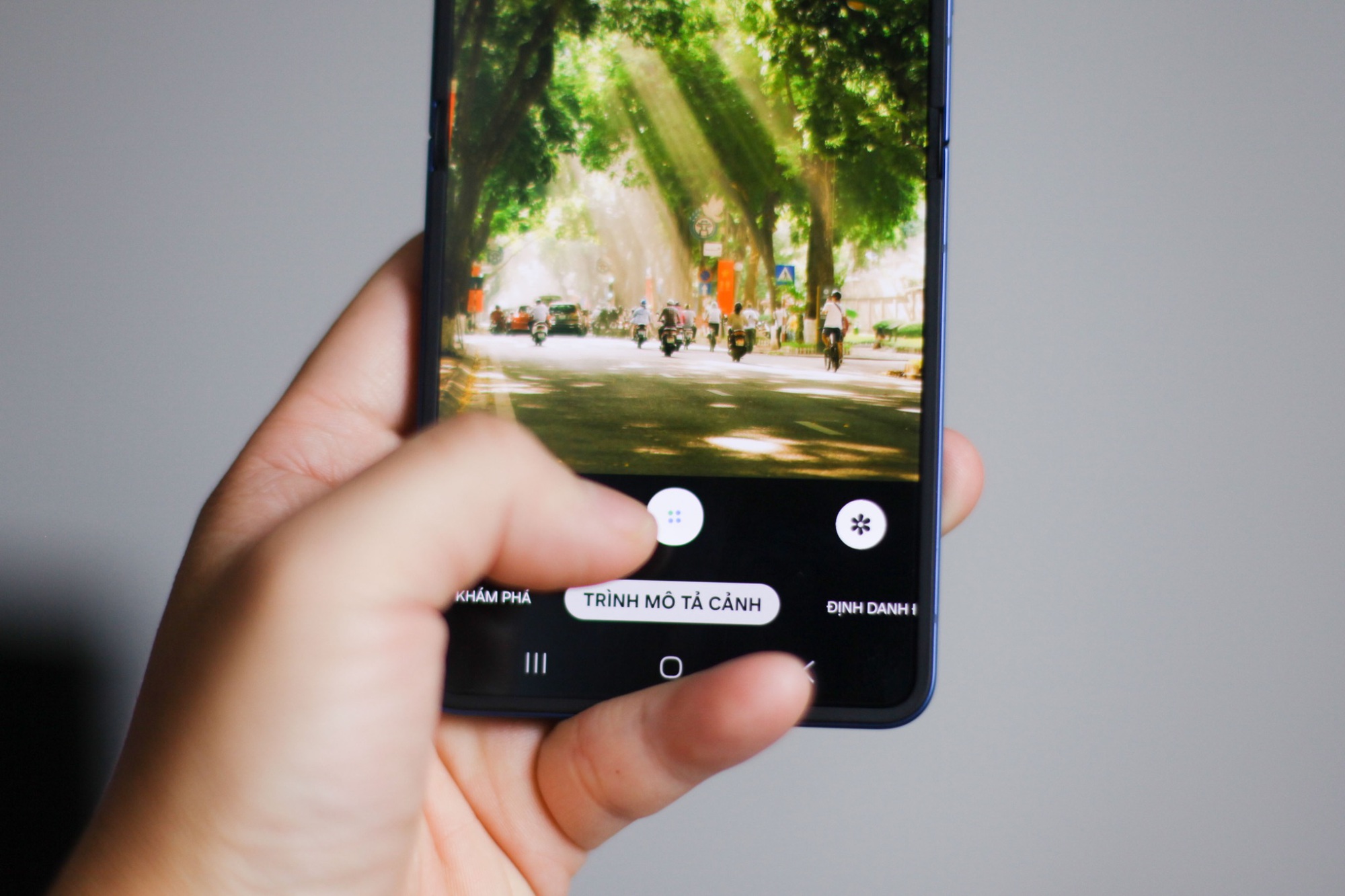 Trải nghiệm AI trên Samsung Galaxy Z Flip7: đáng giá và nhiều bất ngờ - Ảnh 5. Trải nghiệm AI trên Samsung Galaxy Z Flip7: đáng giá và nhiều bất ngờ - Ảnh 5.