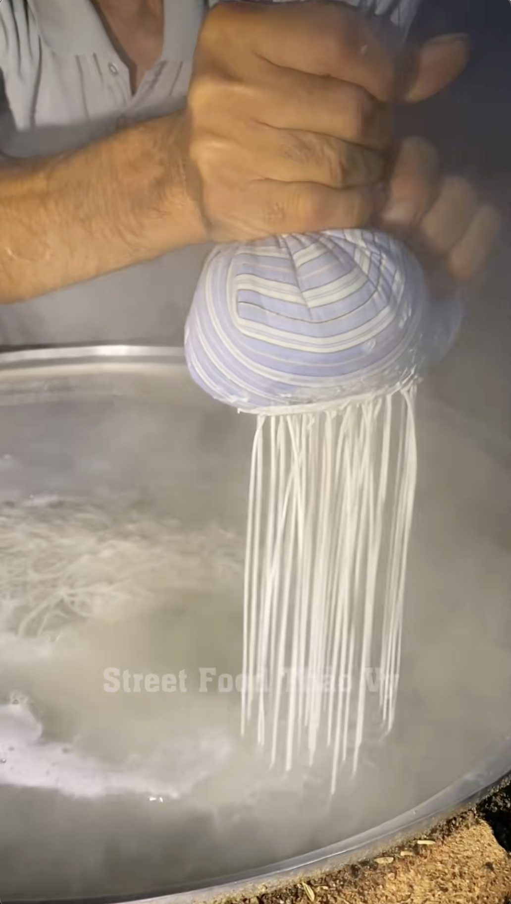 Sự thật đằng sau tô bún đắt nhất Việt Nam- Ảnh 4. Sự thật đằng sau tô bún đắt nhất Việt Nam- Ảnh 4.