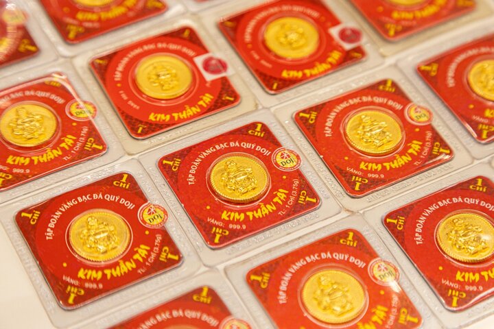 Giá vàng hôm nay 29/10: Tiếp tục lao dốc không phanh, xuống mức thấp nhất 3 tuần- Ảnh 1.