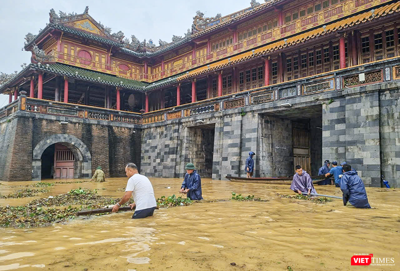 Thương lắm cảnh tượng ở Di tích Cố đô Huế ngày 28/10- Ảnh 9. Thương lắm cảnh tượng ở Di tích Cố đô Huế ngày 28/10- Ảnh 9.