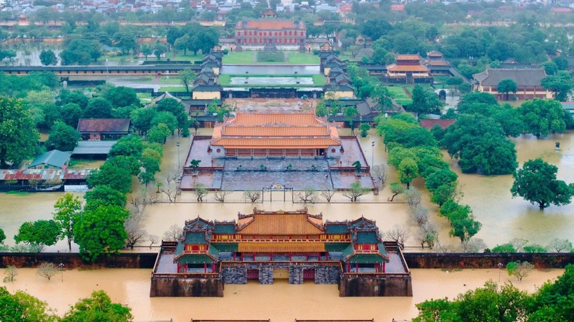 Thương lắm cảnh tượng ở Di tích Cố đô Huế ngày 28/10- Ảnh 8. Thương lắm cảnh tượng ở Di tích Cố đô Huế ngày 28/10- Ảnh 8.