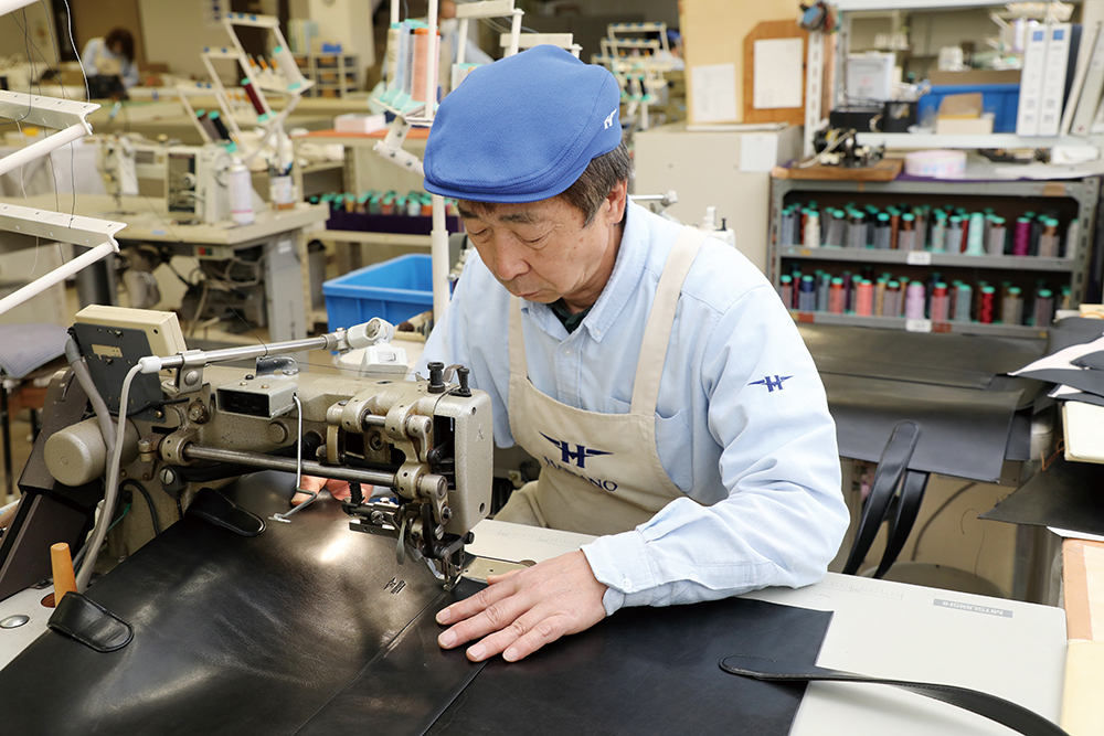 Nữ thủ tướng đầu tiên của Nhật Bản vừa nhậm chức đã khiến túi xách 24 triệu cháy hàng tới năm sau- Ảnh 11.