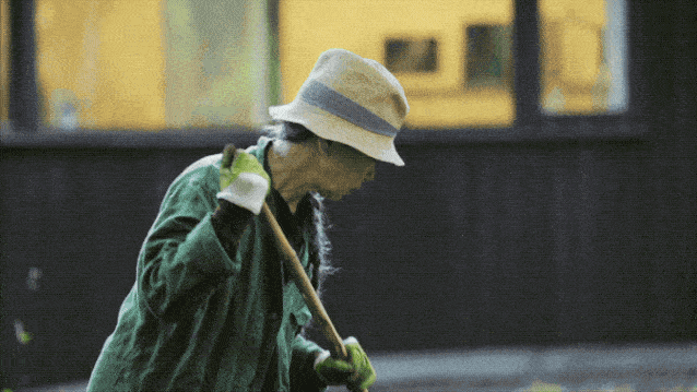 Nữ nghệ sĩ 65 tuổi bỏ phố vào rừng xây biệt thự, dựng "phòng đen" trên đất rộng 1.440m2, ở một mình với mèo - Ảnh 17. Nữ nghệ sĩ 65 tuổi bỏ phố vào rừng xây biệt thự, dựng "phòng đen" trên đất rộng 1.440m2, ở một mình với mèo - Ảnh 17.