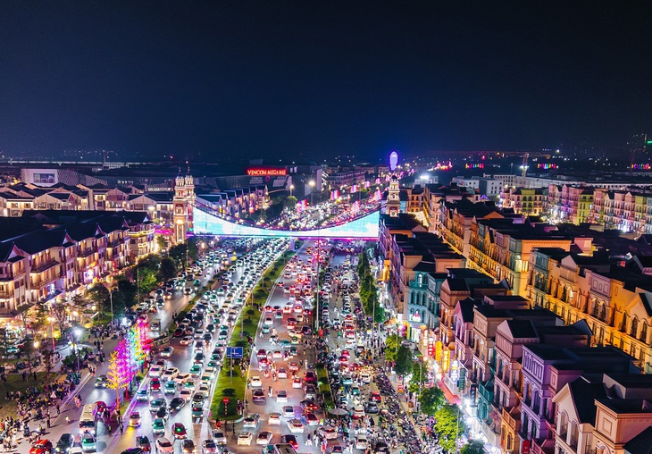 Điều gì nằm đằng sau hành động Vincom Retail chuyển nhượng toàn bộ Vincom Nguyễn Chí Thanh? 2 Điều gì nằm đằng sau hành động Vincom Retail chuyển nhượng toàn bộ Vincom Nguyễn Chí Thanh?