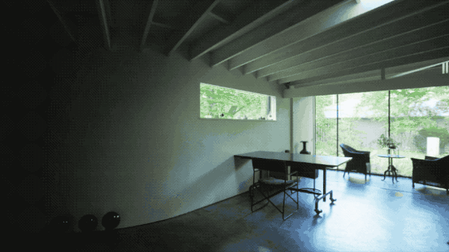 Nữ nghệ sĩ 65 tuổi bỏ phố vào rừng xây biệt thự, dựng "phòng đen" trên đất rộng 1.440m2, ở một mình với mèo - Ảnh 10. Nữ nghệ sĩ 65 tuổi bỏ phố vào rừng xây biệt thự, dựng "phòng đen" trên đất rộng 1.440m2, ở một mình với mèo - Ảnh 10.