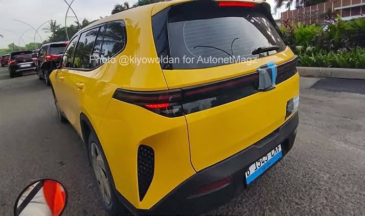 Bàn giao đến tay khách Việt chưa đầy 2 tháng, mẫu MPV điện đầu tiên của tỷ phú Phạm Nhật Vượng đã lập tức xuất ngoại? - Ảnh 4.