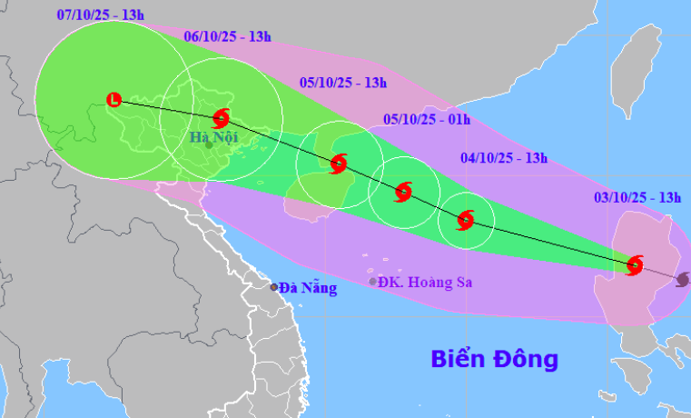 Bão Matmo giật cấp 13, dự báo đổ bộ vào đâu? - Ảnh 1.