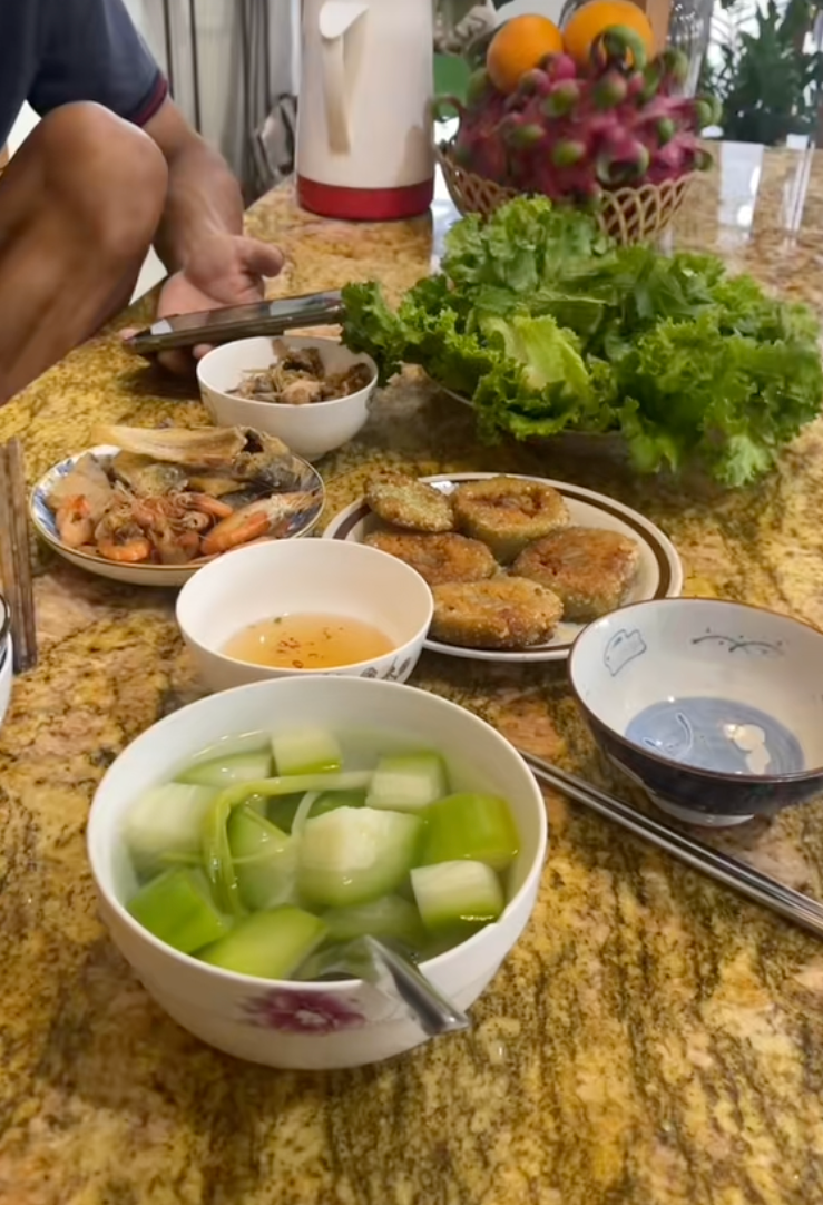 Vợ đảm miền Tây đi chợ hết 90 nghìn/ngày cho gia đình 4 người ăn 2 bữa, mỗi tháng hết 2,7 triệu tiền ăn mà chẳng ai tin nổi- Ảnh 7.