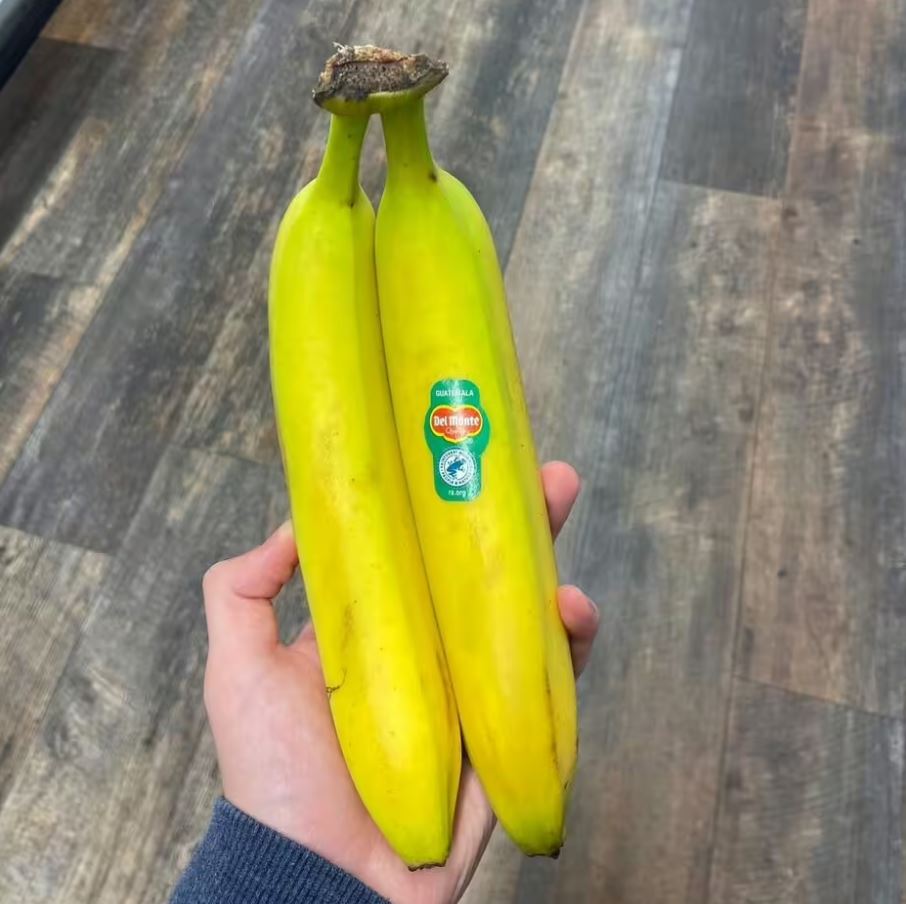 Chuối để tủ lạnh hay tủ bếp ngon hơn? Thử nghiệm 1 tuần cho kết quả bất ngờ- Ảnh 1.