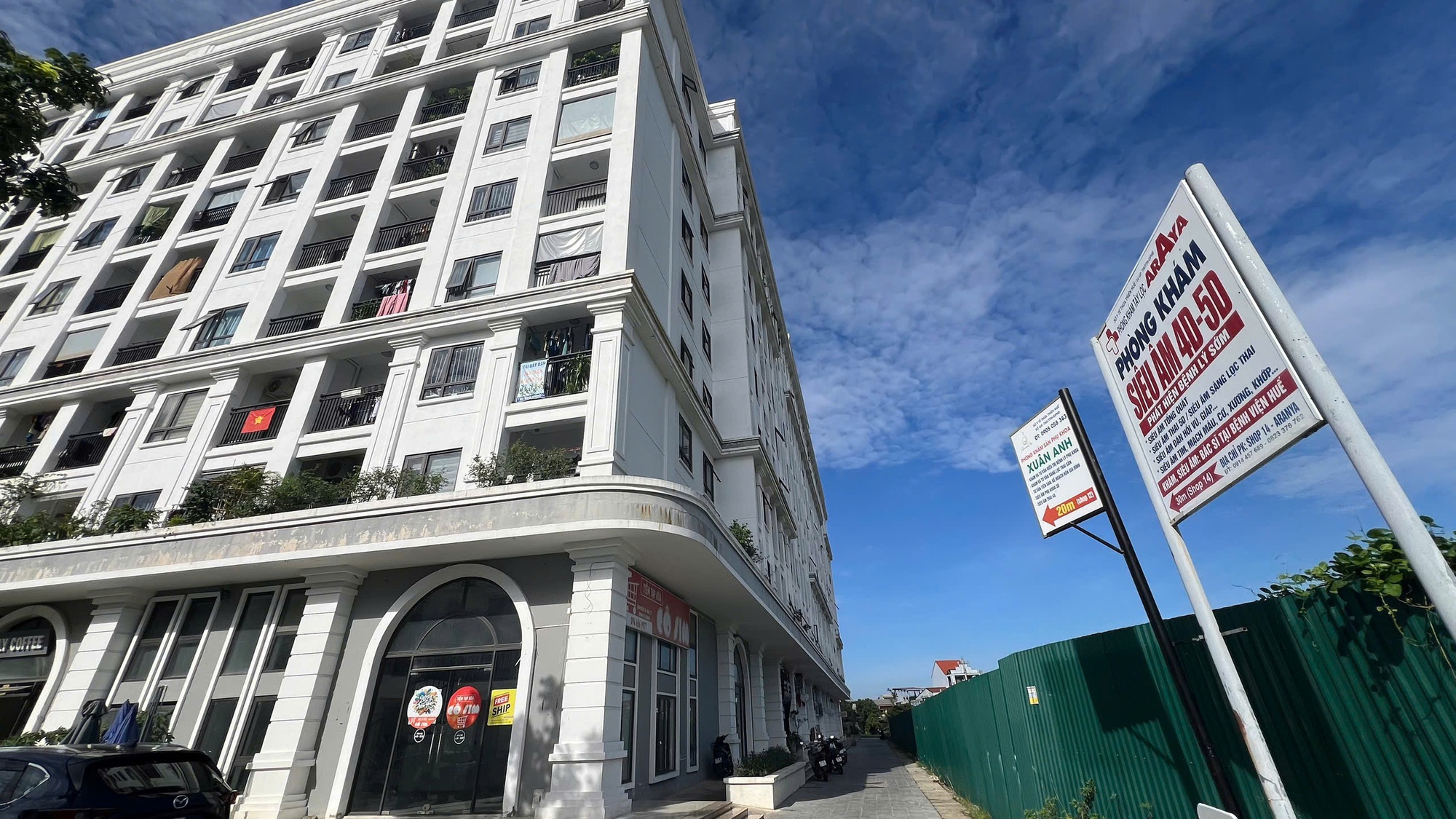 Nhà ở xã hội xây "lố" độ lùi, nhiều căn hộ bị từ chối cấp sổ đỏ - Ảnh 1.
