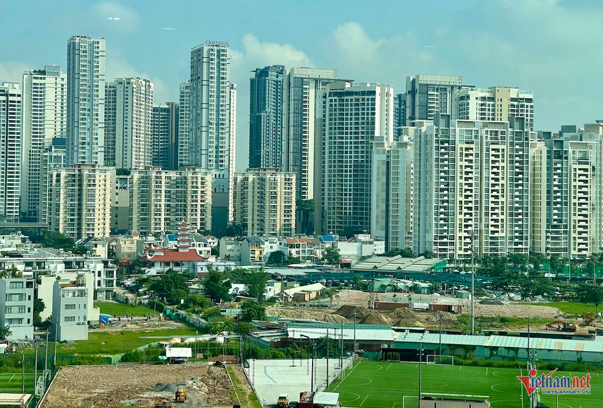 Một ông lớn Big 4 "đại hạ giá" đất vàng TP HCM: Giảm hơn 50 tỷ đồng sau 3 tháng - Ảnh 1. Một ông lớn Big 4 "đại hạ giá" đất vàng TP HCM: Giảm hơn 50 tỷ đồng sau 3 tháng - Ảnh 1.