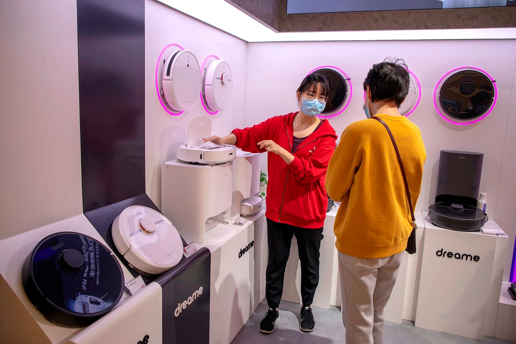 Ông vua robot hút bụi thông minh có nguy cơ phá sản vì đối thủ Trung Quốc: Thị phần từ 80% xuống còn chưa đến 6%, dù giá rẻ hơn cũng không thể cạnh tranh