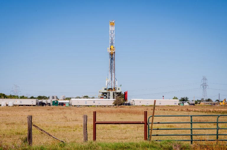 Khoan thủng 5.800 mét đất đá, khí phun lên ngùn ngụt, kho báu ‘nóng bỏng tay’ trị giá tới 100 tỷ USD lộ diện, trải dài hàng trăm km- Ảnh 3.