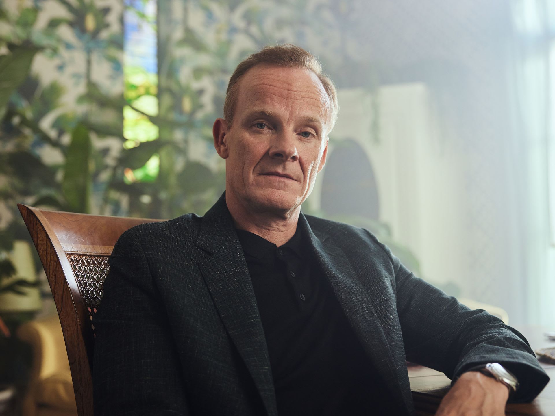 Xem phim Sex Education, tôi nhận ra mình đã biến con thành kẻ luôn sợ hãi thể hiện cảm xúc- Ảnh 1.