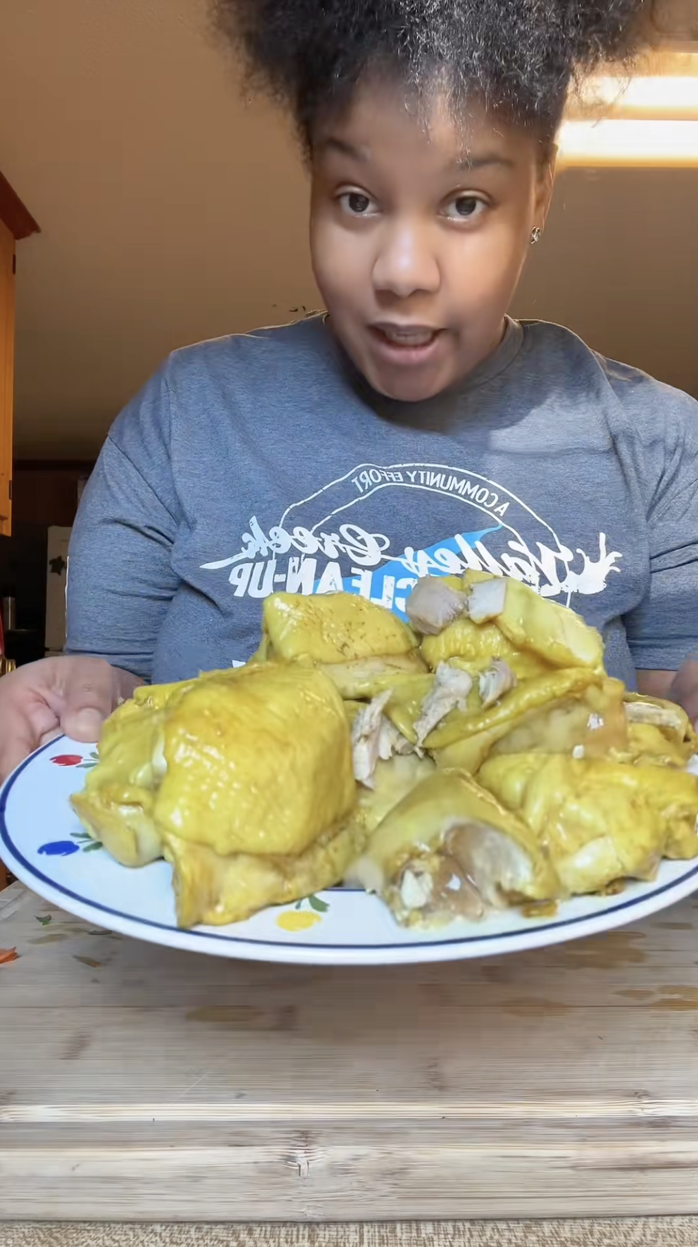 Người Việt “ngả mũ” khi thấy khách Tây tự tay làm món gỏi này dù chưa từng nếm thử- Ảnh 3.