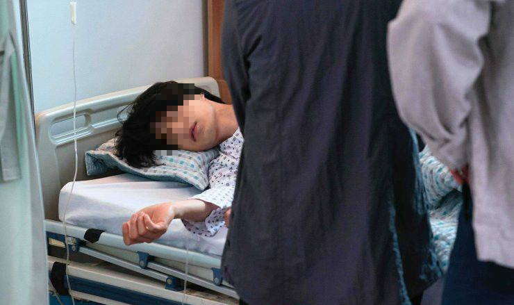 Người đàn ông chết vì ung thư đại trực tràng, người nhà bật khóc: "Ông ấy ăn uống lành mạnh nhưng thích làm 3 việc" - Ảnh 1.