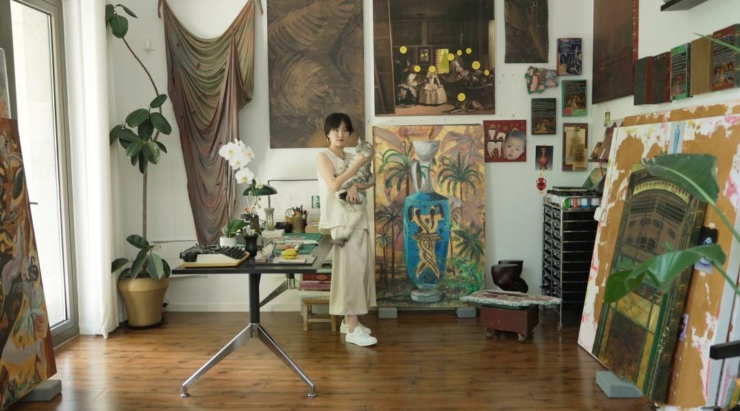 Sống một mình giữa ngôi nhà 350m2 đầy hơi ấm cùng Einstein, nữ nghệ sĩ 35 tuổi nhắn nhủ: Tự do không phải là bỏ đi mọi ràng buộc mà là...- Ảnh 5. Sống một mình giữa ngôi nhà 350m2 đầy hơi ấm cùng Einstein, nữ nghệ sĩ 35 tuổi nhắn nhủ: Tự do không phải là bỏ đi mọi ràng buộc mà là...- Ảnh 5.