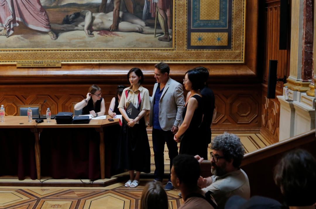 Sống một mình giữa ngôi nhà 350m2 đầy hơi ấm cùng Einstein, nữ nghệ sĩ 35 tuổi nhắn nhủ: Tự do không phải là bỏ đi mọi ràng buộc mà là...- Ảnh 9. Sống một mình giữa ngôi nhà 350m2 đầy hơi ấm cùng Einstein, nữ nghệ sĩ 35 tuổi nhắn nhủ: Tự do không phải là bỏ đi mọi ràng buộc mà là...- Ảnh 9.