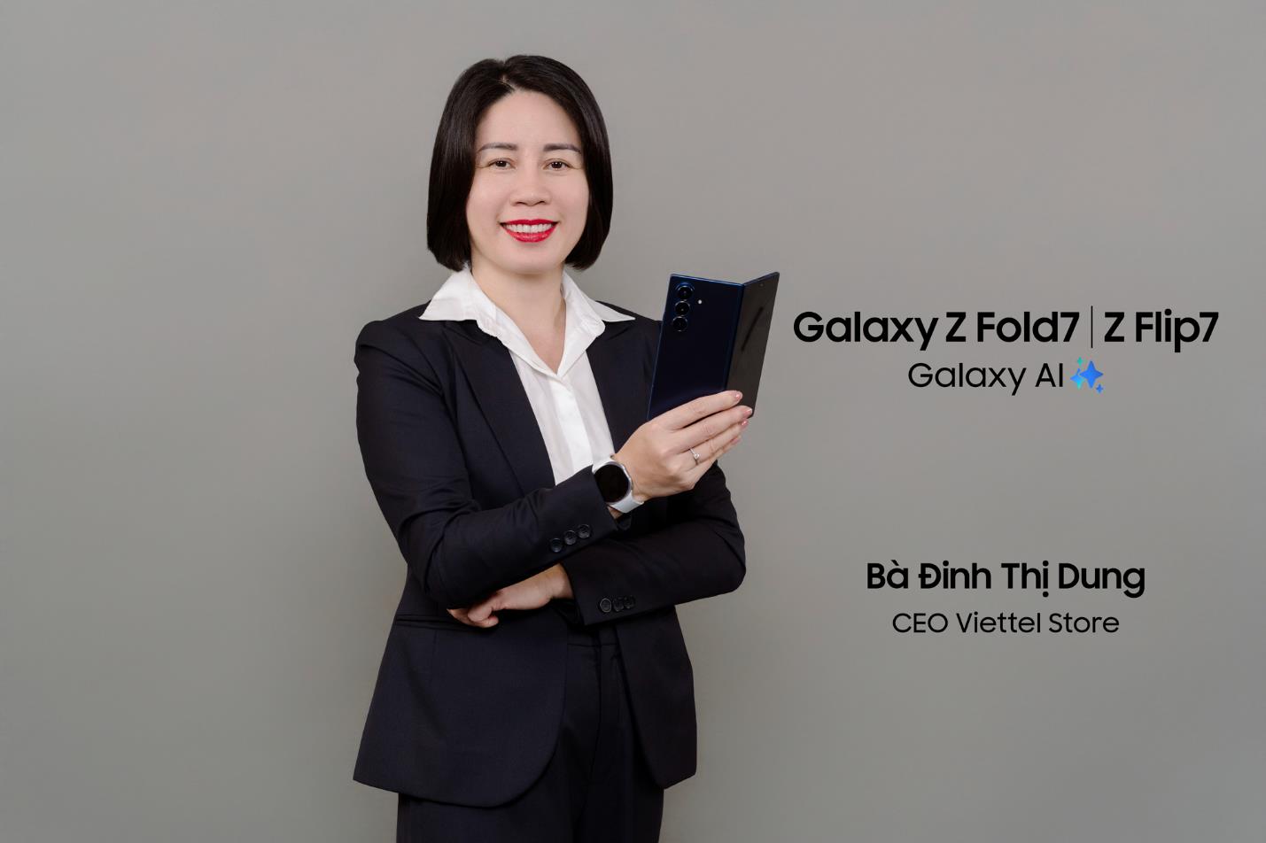 Khi công nghệ gập mở định hình phong cách lãnh đạo mới tại Viettel Store - Ảnh 1. Khi công nghệ gập mở định hình phong cách lãnh đạo mới tại Viettel Store - Ảnh 1.