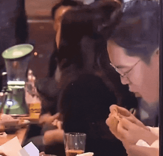 Chủ tịch Samsung và CEO Nvidia đi ăn gà uống bia, sau đó cả 2 cùng viral vì một lý do rất lạ- Ảnh 2.