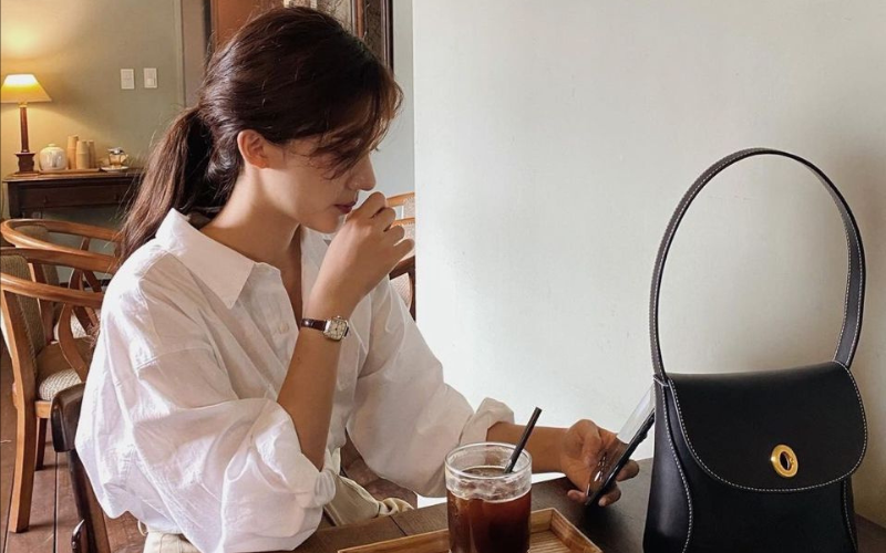 Cố tiết kiệm vẫn tiêu hết 100 triệu/tháng, cô gái ở Đồng Nai tiết lộ mức thu nhập khiến tất cả giật bắn mình- Ảnh 1. Cố tiết kiệm vẫn tiêu hết 100 triệu/tháng, cô gái ở Đồng Nai tiết lộ mức thu nhập khiến tất cả giật bắn mình- Ảnh 1.