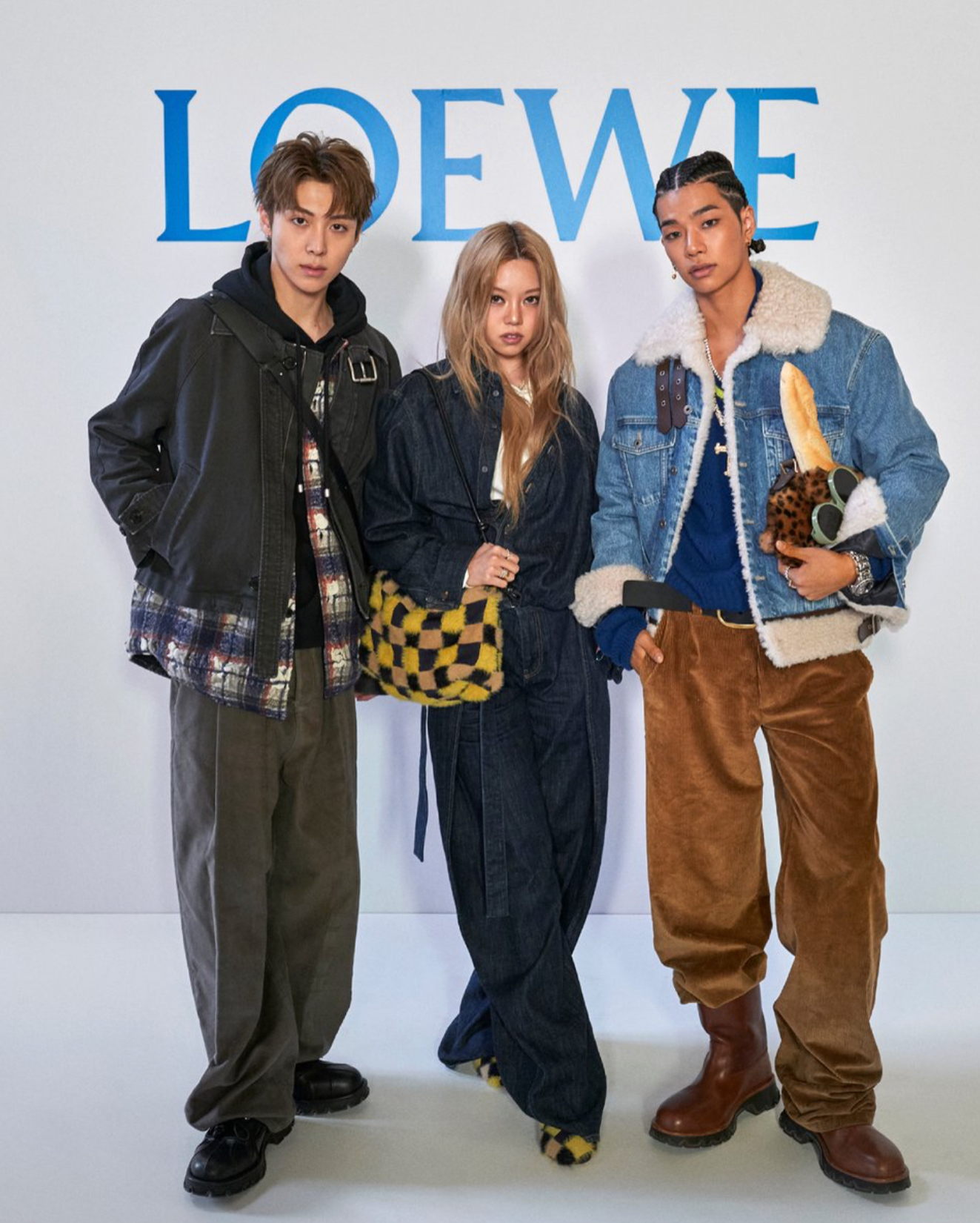 Vương Nhất Bác, Trần Đô Linh và Emrata: Khi LOEWE biến hàng ghế đầu thành “runway thứ hai”- Ảnh 3.