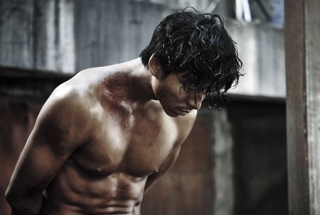 Chuyện gì đây: Giày Hoka từng được giới trẻ săn lùng nay bị gắn mác ‘ông chú 40 tuổi’; iPhone 17 cũng không thoát kiếp ‘phụ kiện trung niên’ - VÌ SAO?- Ảnh 2.