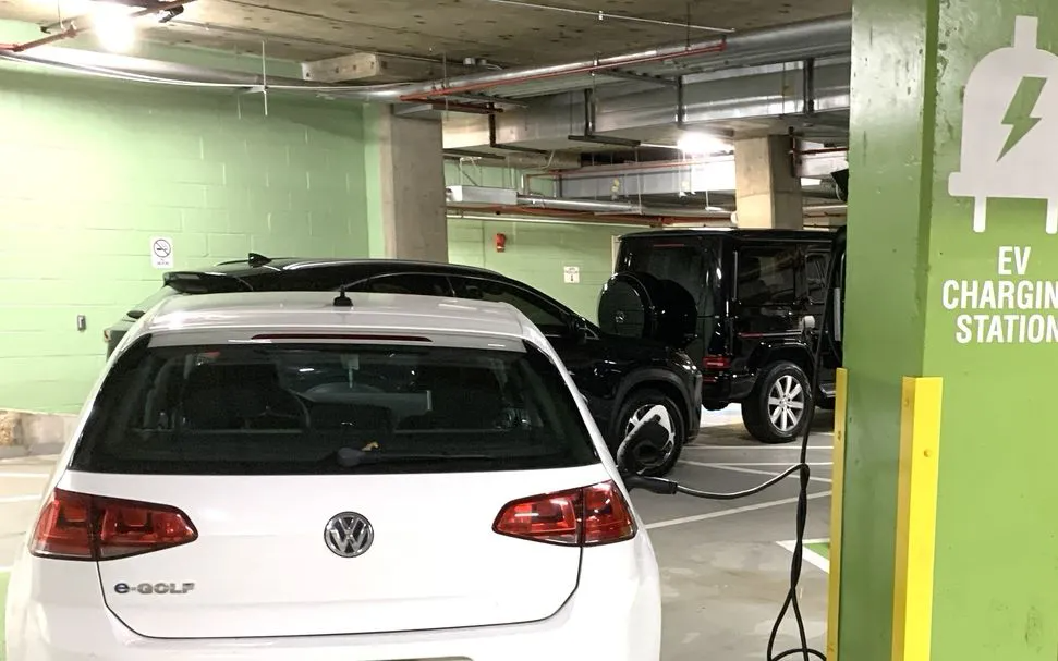 Tesla, GM dẫn đầu doanh số bán xe điện tại Mỹ - Ảnh 1. Tesla, GM dẫn đầu doanh số bán xe điện tại Mỹ - Ảnh 1.