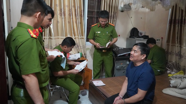 Bắt tạm giam, khám xét nơi ở của Nguyễn Văn Trình- Ảnh 3. Bắt tạm giam, khám xét nơi ở của Nguyễn Văn Trình- Ảnh 3.