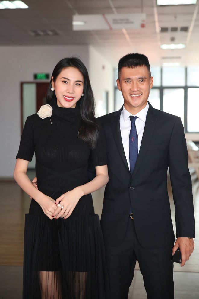 Nữ ca sĩ Vbiz từng được chồng cho 40 tỷ tiêu vặt: Kín tiếng đời tư sau "giông bão", sơ hở lại vướng tin đồn ly hôn- Ảnh 3. Nữ ca sĩ Vbiz từng được chồng cho 40 tỷ tiêu vặt: Kín tiếng đời tư sau "giông bão", sơ hở lại vướng tin đồn ly hôn- Ảnh 3.