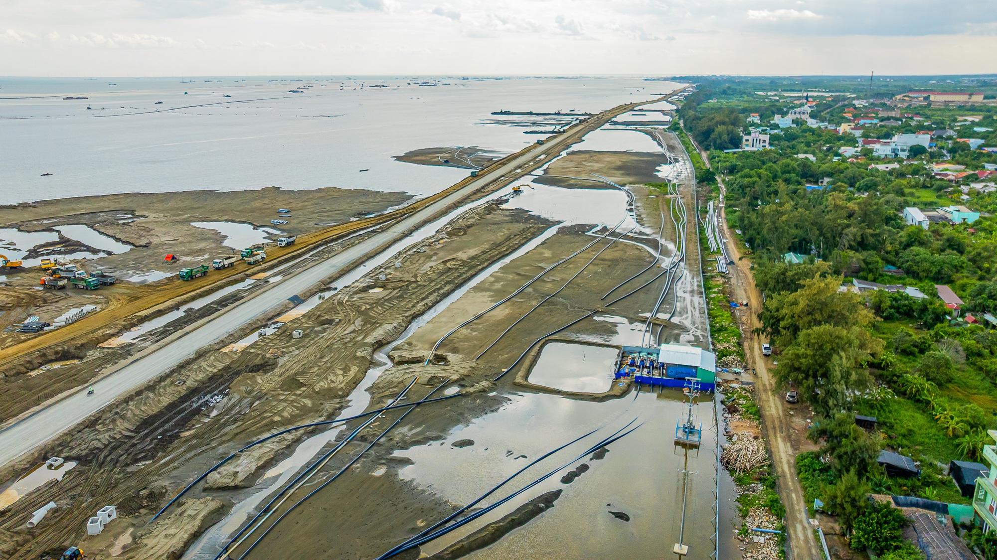 Toàn cảnh khu vực sẽ xây nhà hát lớn nhất Đông Nam Á, công viên dài 4 km, dự kiến đón 6 triệu lượt khách/năm- Ảnh 8. Toàn cảnh khu vực sẽ xây nhà hát lớn nhất Đông Nam Á, công viên dài 4 km, dự kiến đón 6 triệu lượt khách/năm- Ảnh 8.