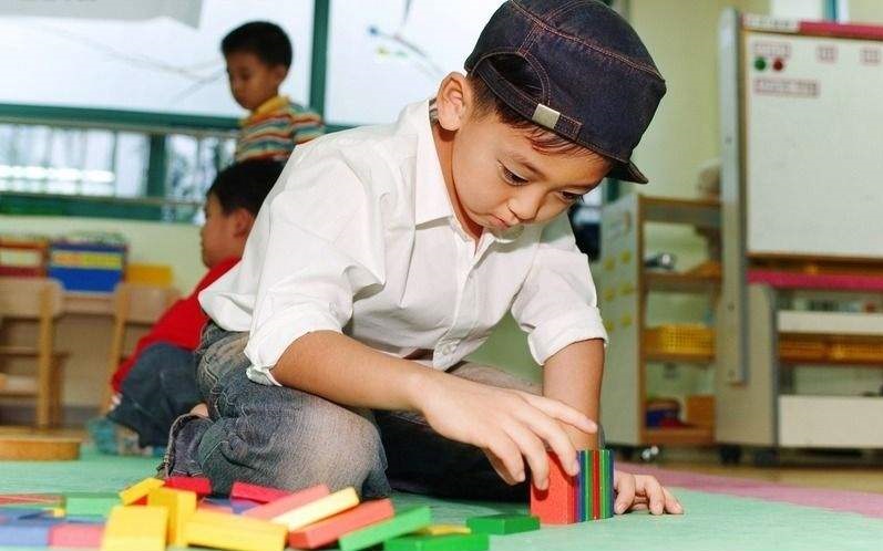 4 kiểu trẻ tuyệt đối đừng đánh mắng: Tưởng gây rối nhưng lại là tín hiệu IQ cao, khéo nuôi dạy sẽ thành thiên tài- Ảnh 1. 4 kiểu trẻ tuyệt đối đừng đánh mắng: Tưởng gây rối nhưng lại là tín hiệu IQ cao, khéo nuôi dạy sẽ thành thiên tài- Ảnh 1.