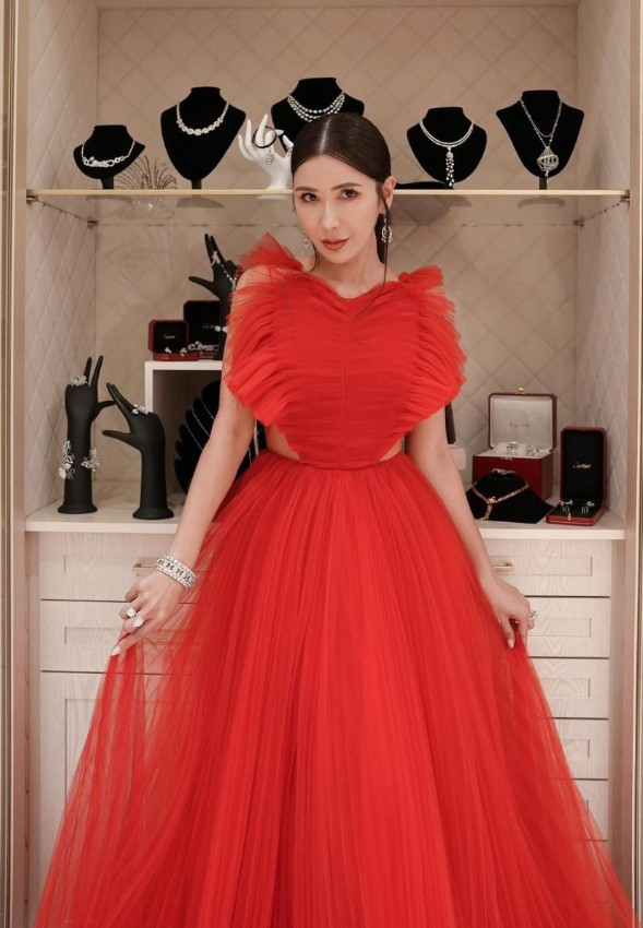 Cuộc sống thở thôi cũng thấy giàu của phú bà U60: Dinh thự 1600 tỷ, cũng trồng cây nuôi gà nhưng gà 1,5 triệu/ con, chanh 25 triệu/ cây- Ảnh 9.