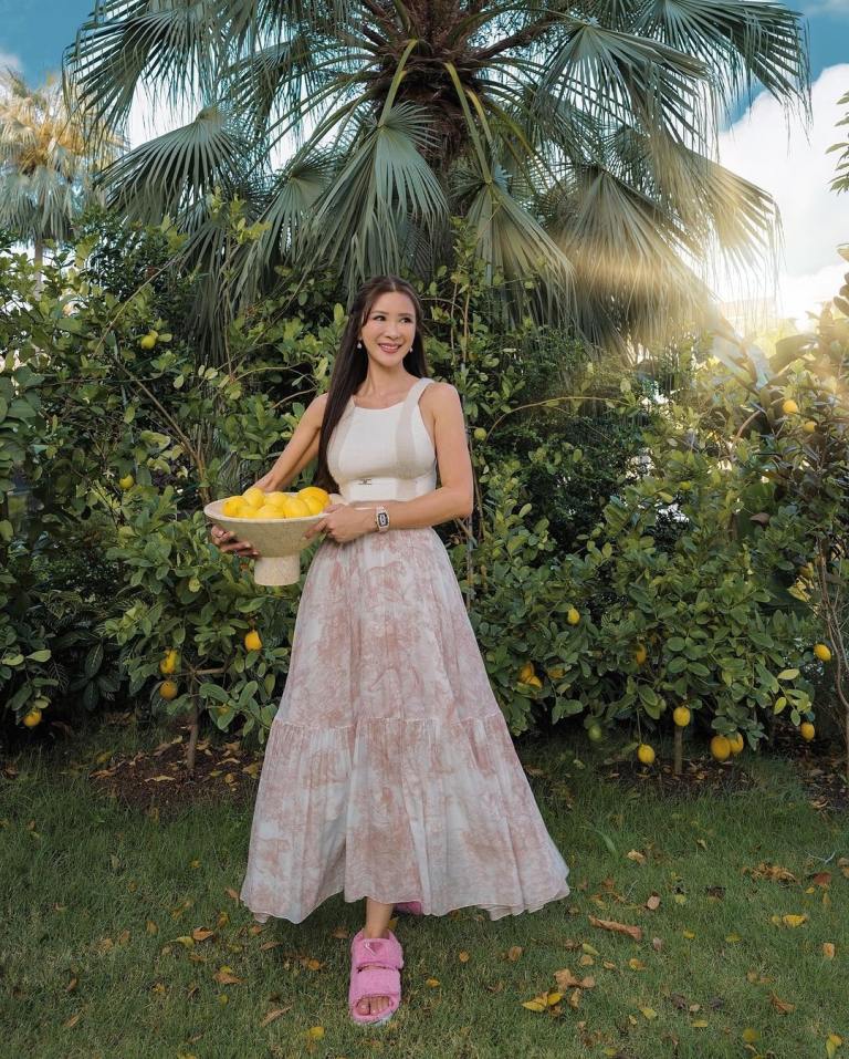 Cuộc sống thở thôi cũng thấy giàu của phú bà U60: Dinh thự 1600 tỷ, cũng trồng cây nuôi gà nhưng gà 1,5 triệu/ con, chanh 25 triệu/ cây- Ảnh 12.