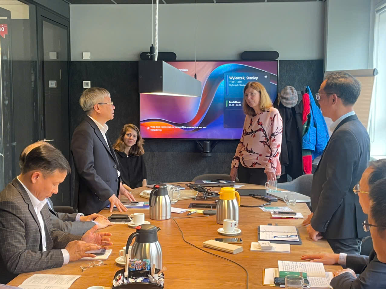 Phó Chủ tịch UBND TP Đà Nẵng giới thiệu dự án sân bay quốc tế Chu Lai tại Hà Lan - Ảnh 1.