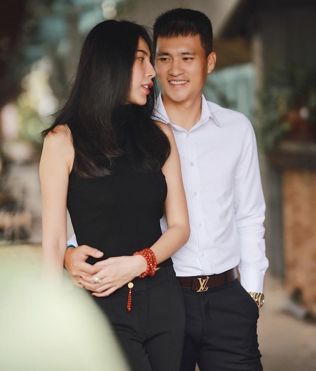 Nữ ca sĩ Vbiz từng được chồng cho 40 tỷ tiêu vặt: Kín tiếng đời tư sau "giông bão", sơ hở lại vướng tin đồn ly hôn- Ảnh 4. Nữ ca sĩ Vbiz từng được chồng cho 40 tỷ tiêu vặt: Kín tiếng đời tư sau "giông bão", sơ hở lại vướng tin đồn ly hôn- Ảnh 4.