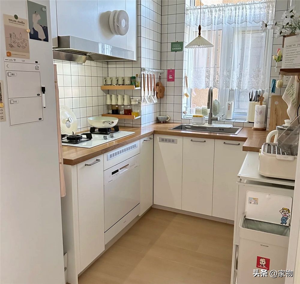 Căn bếp 3,5m² chữ U đang viral: Nhỏ xíu mà "ăn đứt" bếp lớn, sắp xếp đỉnh cao khiến dân mạng bùng nổ - Ảnh 9.
