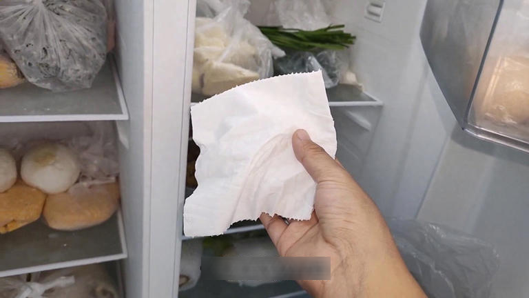 Đặt một tờ giấy trong tủ lạnh, mỗi năm có thể tiết kiệm cả triệu đồng!- Ảnh 1. Đặt một tờ giấy trong tủ lạnh, mỗi năm có thể tiết kiệm cả triệu đồng!- Ảnh 1.