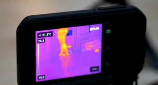 Một công ty Nhật Bản hốt bạc từ “nhà ma”: Nhân viên đặt máy đo trường điện từ, camera nhiệt, máy ghi âm để xem... hiện tượng lạ Một công ty Nhật Bản hốt bạc từ “nhà ma”: Nhân viên đặt máy đo trường điện từ, camera nhiệt, máy ghi âm để xem... hiện tượng lạ