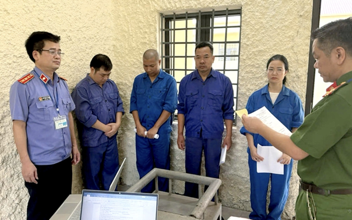 Phó giám đốc Bệnh viện Phổi Hà Nội bị bắt- Ảnh 1. Phó giám đốc Bệnh viện Phổi Hà Nội bị bắt- Ảnh 1.