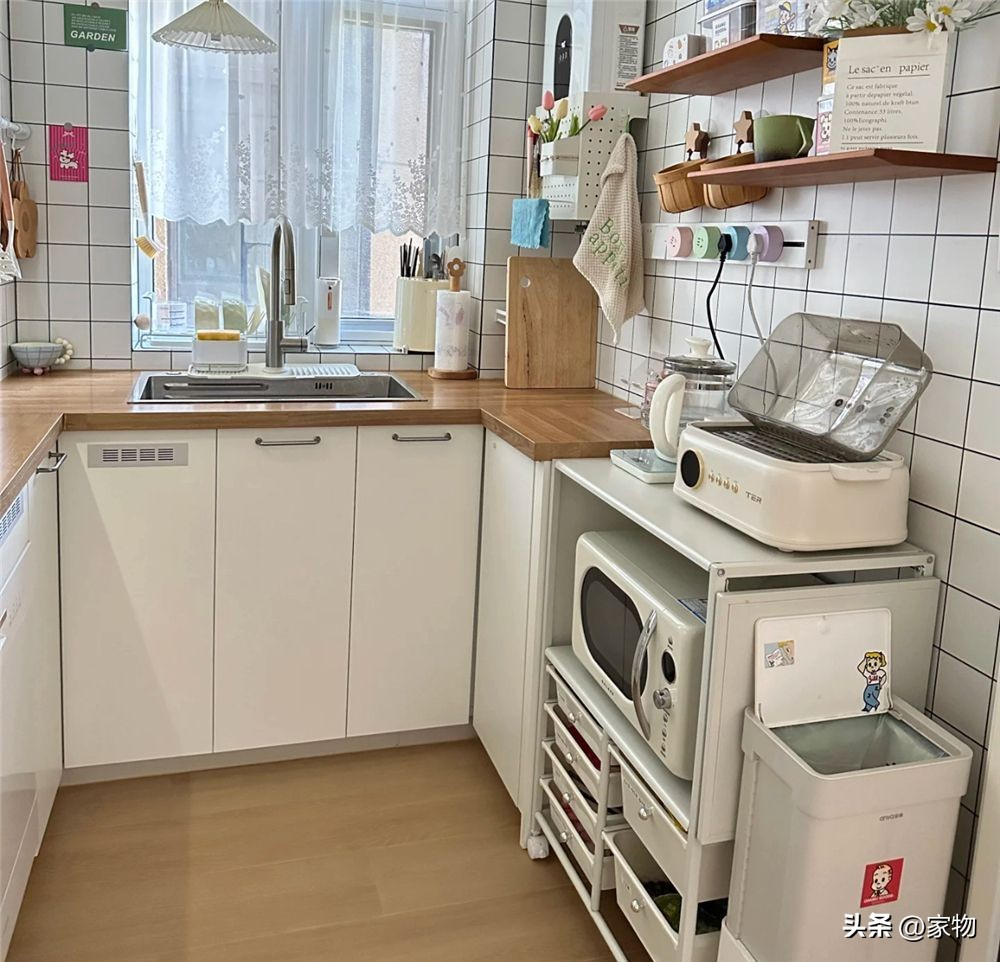 Căn bếp 3,5m² chữ U đang viral: Nhỏ xíu mà "ăn đứt" bếp lớn, sắp xếp đỉnh cao khiến dân mạng bùng nổ - Ảnh 8.