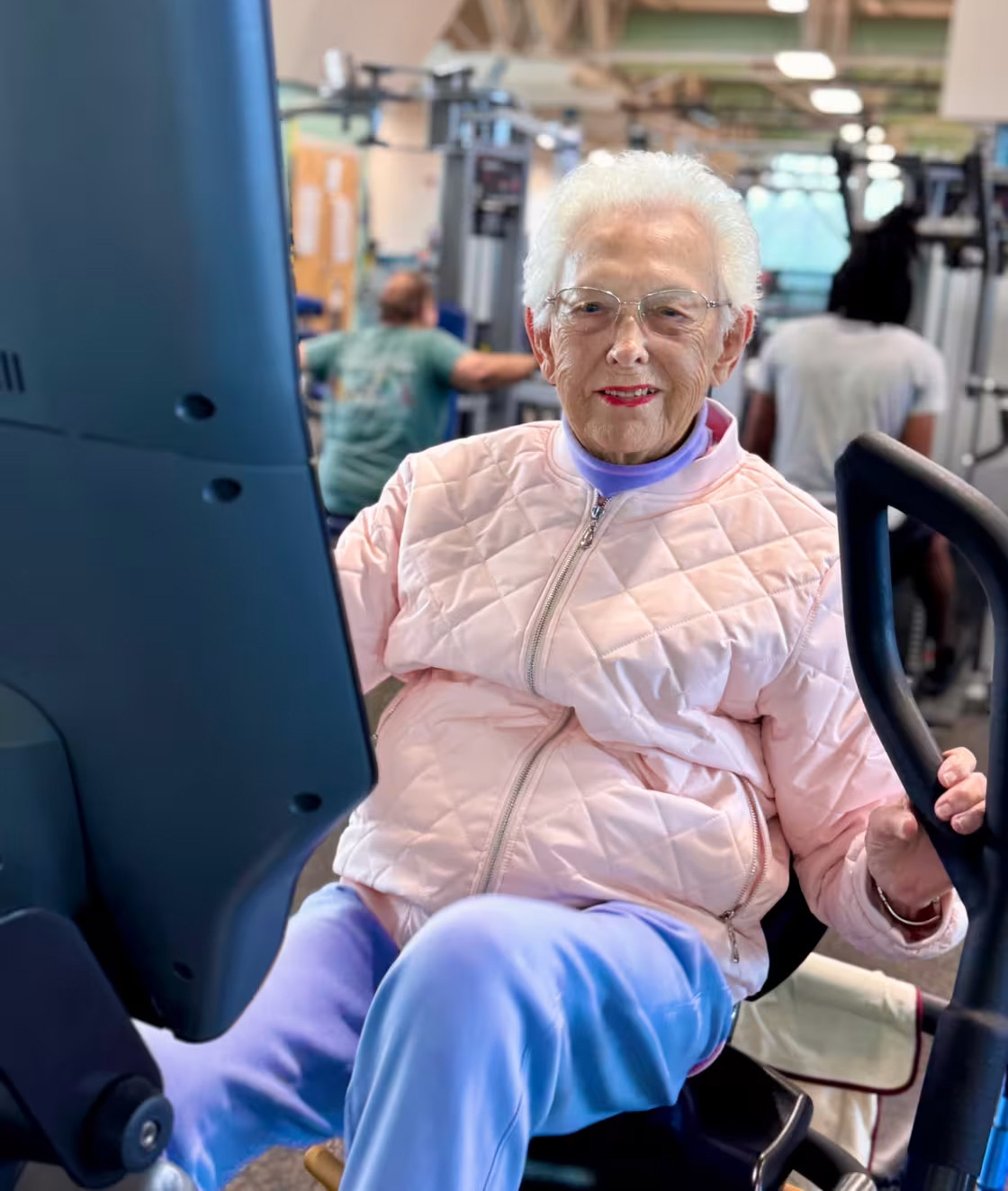 Môn thể thao được Mỹ đánh giá cao, giúp cụ bà 100 tuổi vẫn khỏe mạnh và minh mẫn: Không phải bơi hay chạy - Ảnh 1.