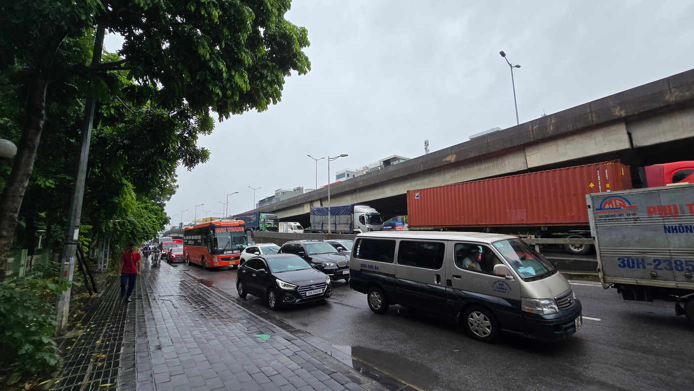 CẬP NHẬT: 54 điểm ngập sâu ở Hà Nội, người dân di chuyển bằng thuyền ở Mỹ Đình CẬP NHẬT: 54 điểm ngập sâu ở Hà Nội, người dân di chuyển bằng thuyền ở Mỹ Đình