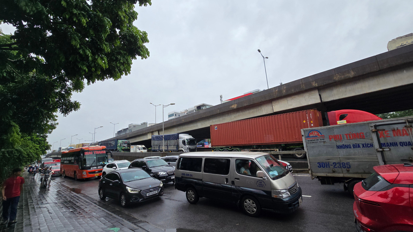 CẬP NHẬT: 54 điểm ngập sâu ở Hà Nội, người dân di chuyển bằng thuyền ở Mỹ Đình CẬP NHẬT: 54 điểm ngập sâu ở Hà Nội, người dân di chuyển bằng thuyền ở Mỹ Đình