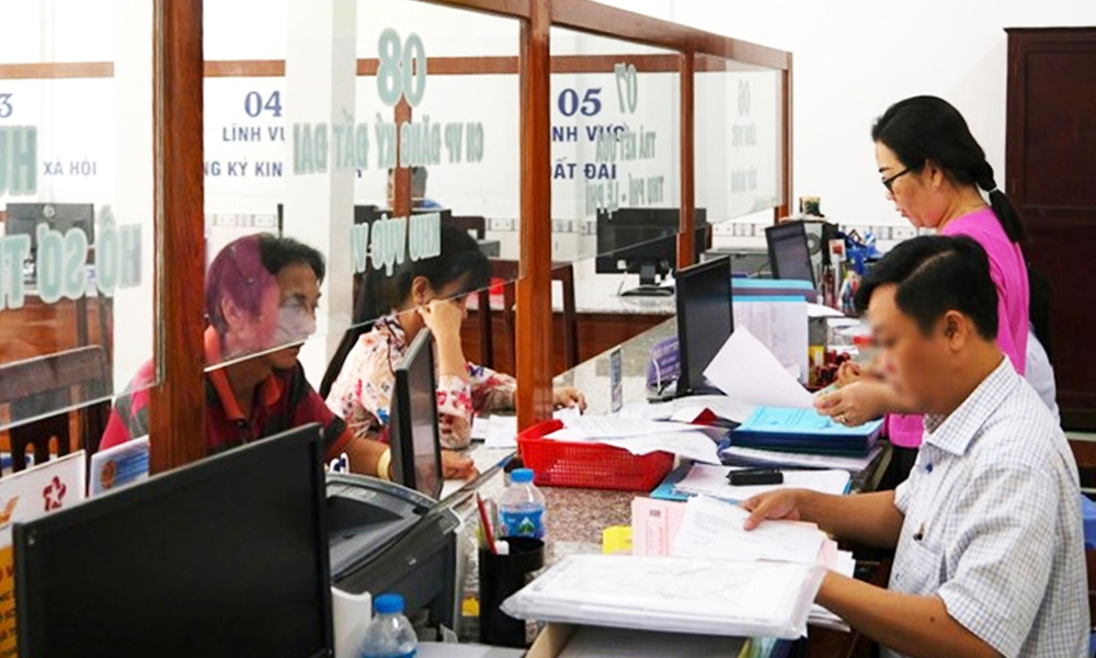 Từ 1/10 chính thức không nhận hồ sơ giấy, người dân làm thủ tục hành chính bằng cách sau- Ảnh 1. Từ 1/10 chính thức không nhận hồ sơ giấy, người dân làm thủ tục hành chính bằng cách sau- Ảnh 1.