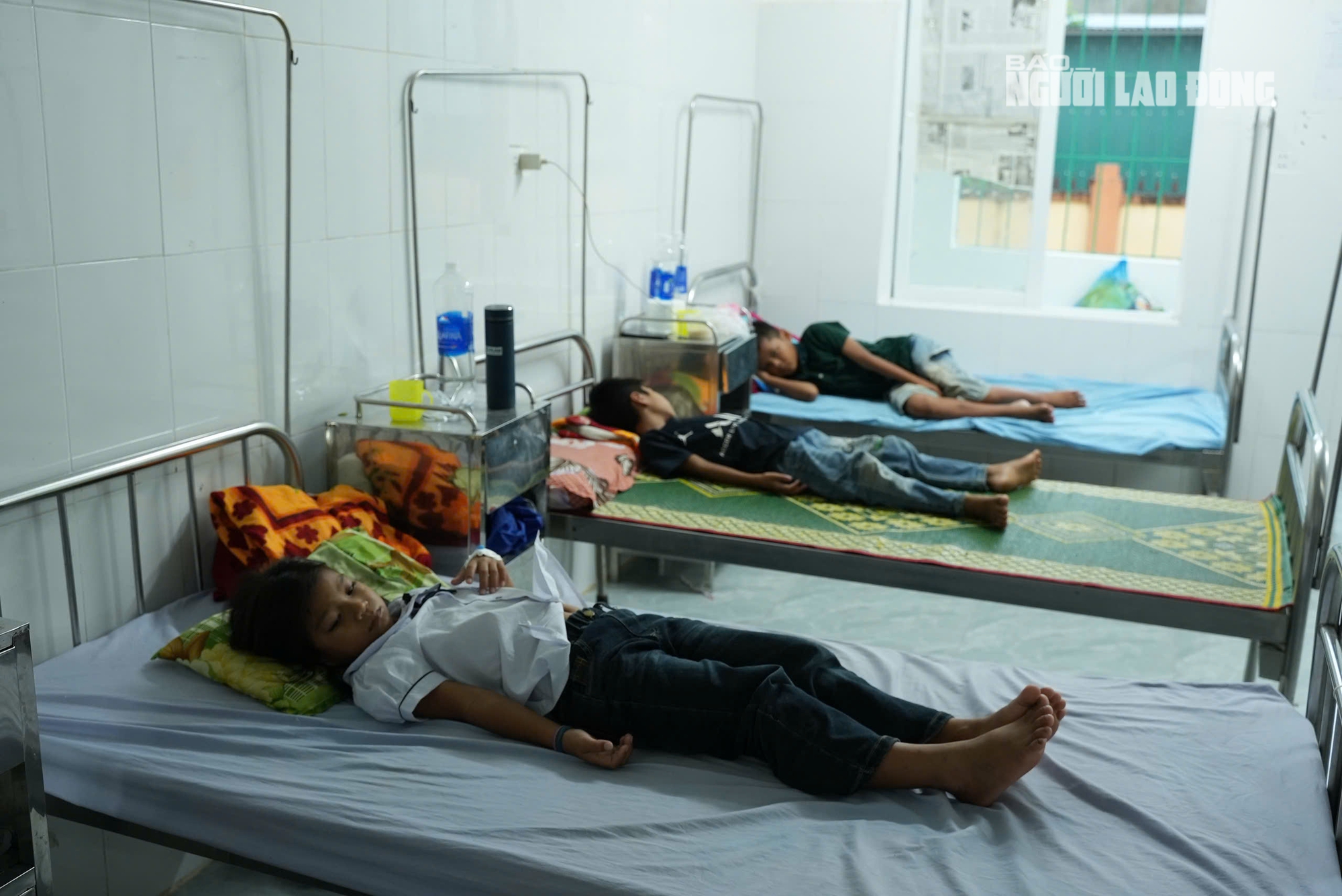 NÓNG: Vụ 40 học sinh nhập viện, bánh tày dương tính với vi khuẩn gây ngộ độc NÓNG: Vụ 40 học sinh nhập viện, bánh tày dương tính với vi khuẩn gây ngộ độc