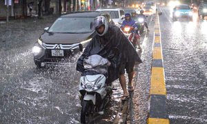 Bao giờ Hà Nội giảm mưa?